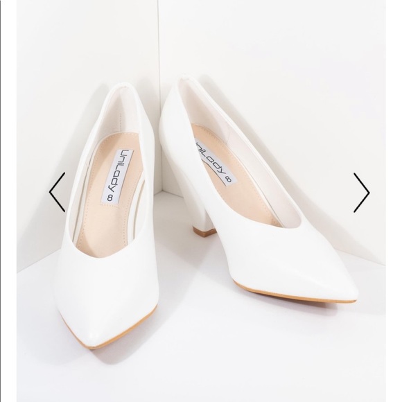 ISO white retro pumps - Picture 2 of 2